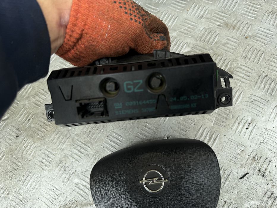 Дисплей Опель комбо с год 2003 opel combo c