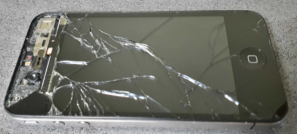 Сенсорний мобільний телефон IPhone A1332