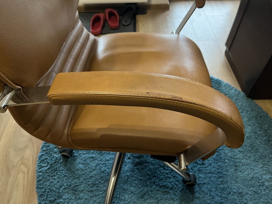 Fotel Orion skórzany gabinetowy biurowy stan b.dobry