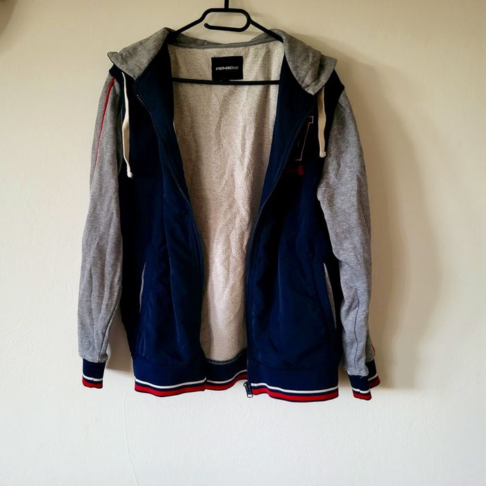 Varsity vibe – sportowa bluza Fishbone, styl college