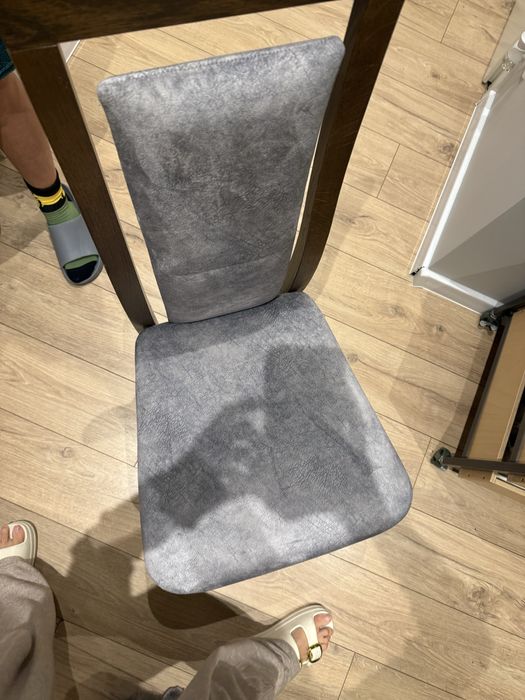 Krzesla dębowe 4 sztuki (REZERWACJA)