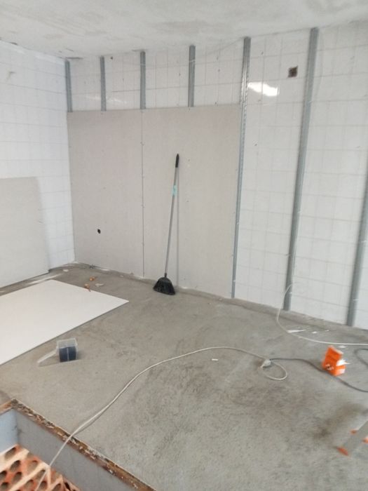 Trabalhos de trolha pintura e canalização