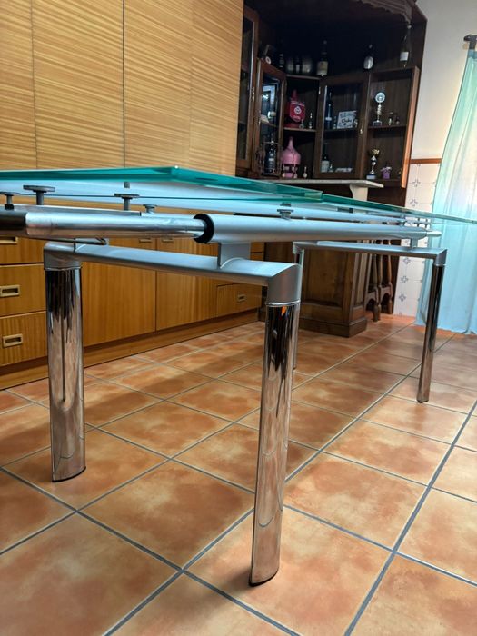 Mesa de vidro extensivel com 4 cadeiras