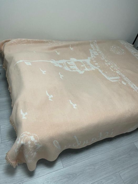 Двустороннее покрывало (195 на 220 см)