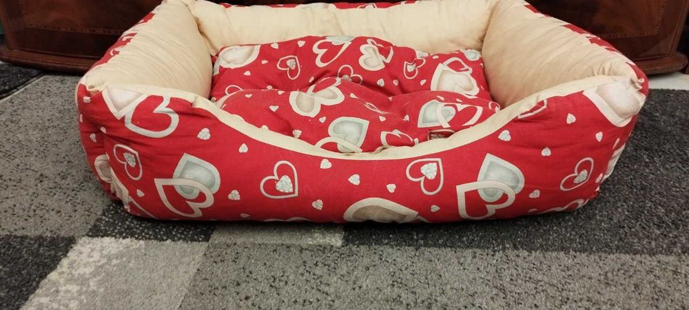 Немецкая лежанка для собак средних размеров. 66см*46см.