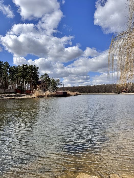 Продам загородный дом на берегу реки