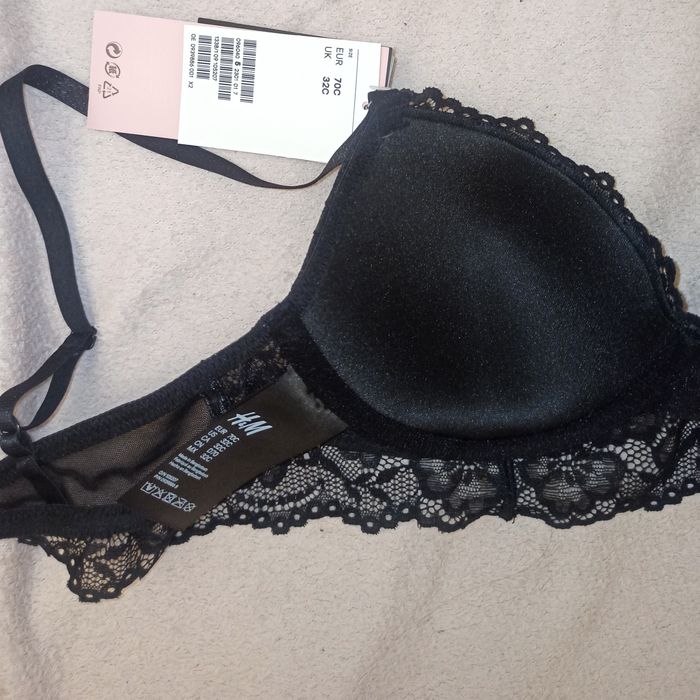 Nowy H&M 70C czarny biustonosz koronkowy