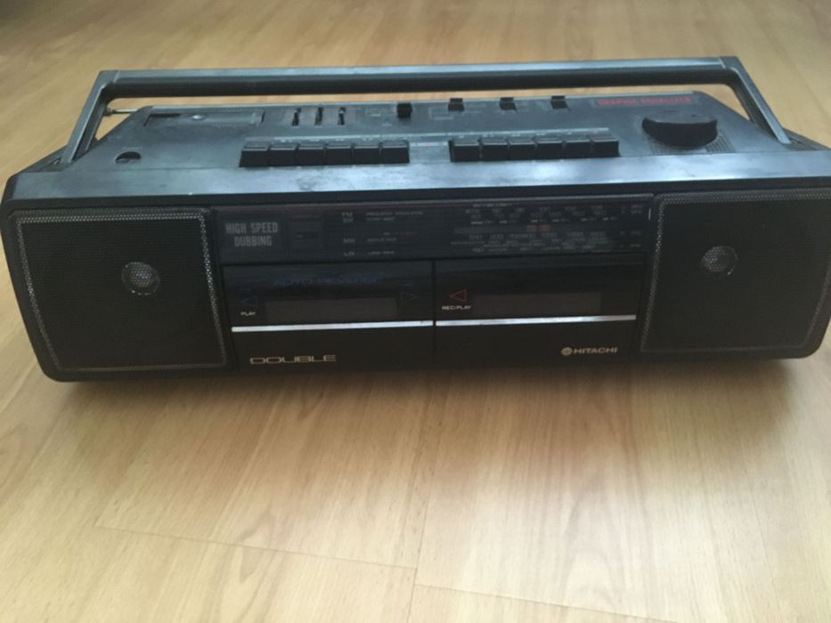 Radiomagnetofon Hitachi