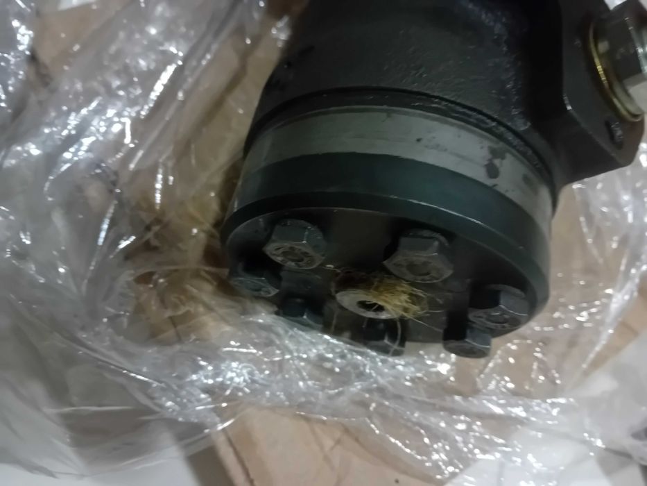 Motor hidráulico semi novo veio 25mm