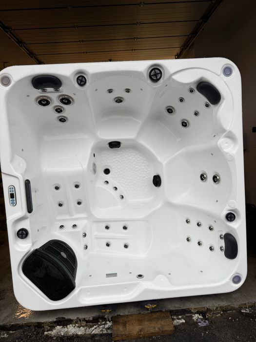 Jacuzzi nie uzywane z uszkodzonym sterownikiem