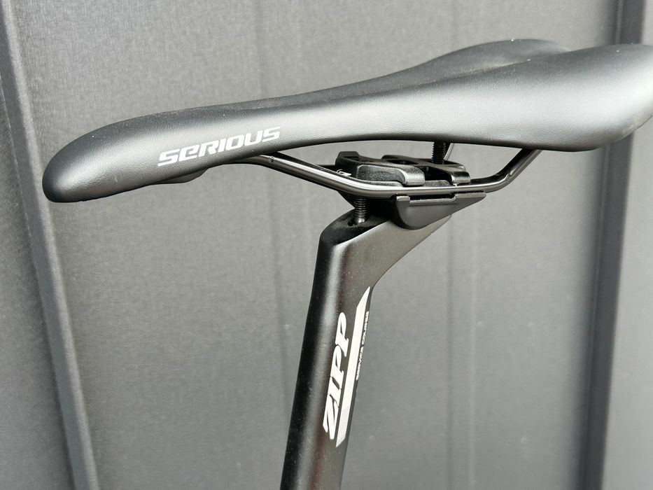 Piękny nowy rower Gravel Serious grupa sram