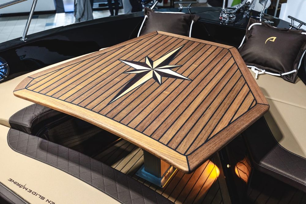 Jacht Motorowy Hybrid 776 Luxury Edition motorówka sundeck Gdynia ...