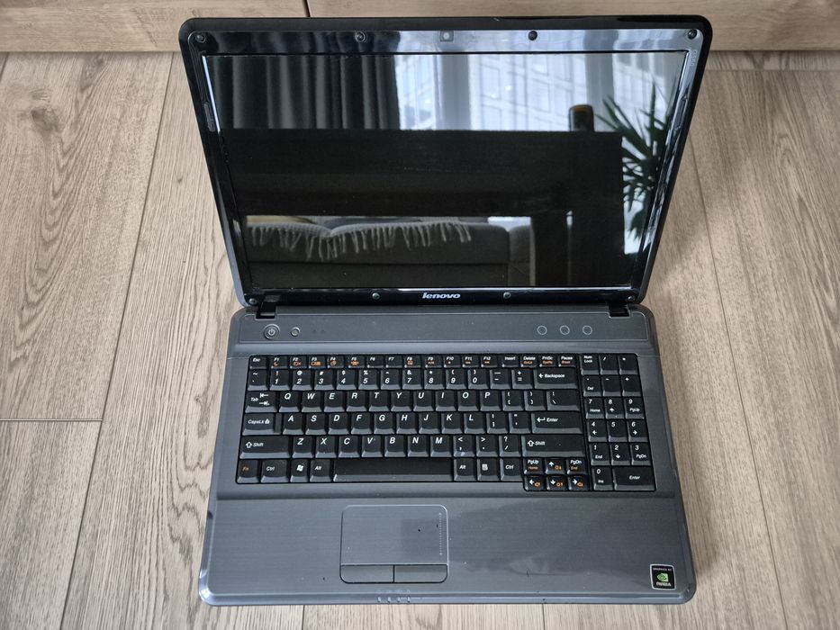 Lenovo G550 | Intel T6500 | GeForce 105M | 4 GB RAM | 512 GB HDD