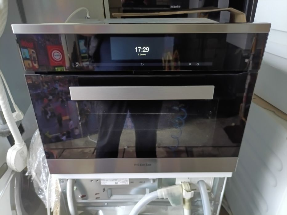 Духовка з паром Miele H6800BP