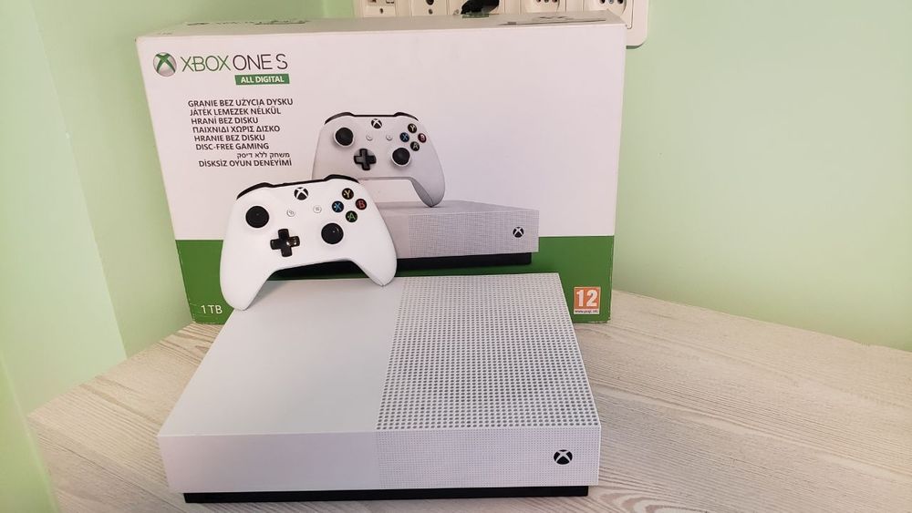 Ігрова приставка Xbox one s 1T