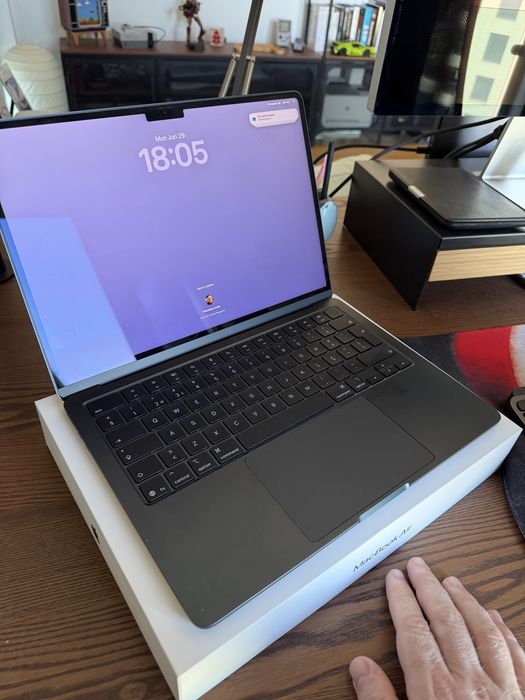 MacBook Air M5 13” | 16 GB | 512 GB SSD | Midnight | Como Novo