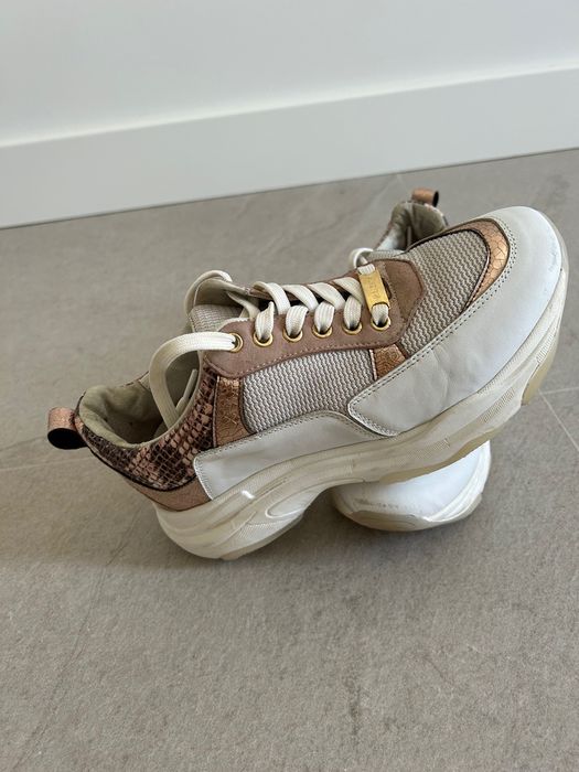 Ténis da Ruika em branco e rosa - baixa preço