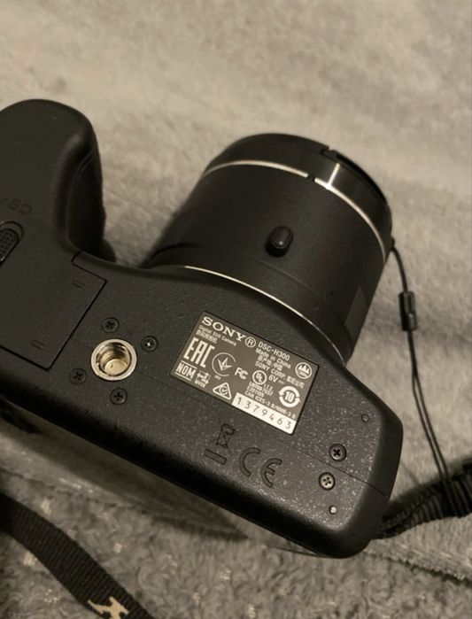 Sony Cyber-Shot DSC-H300