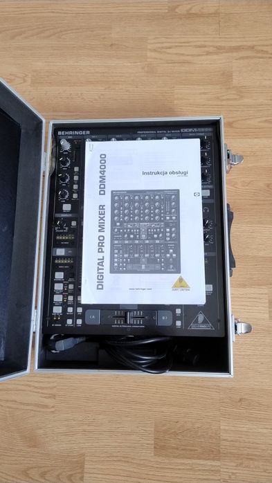 Mikser Behringer ddm 4000 jak nowy