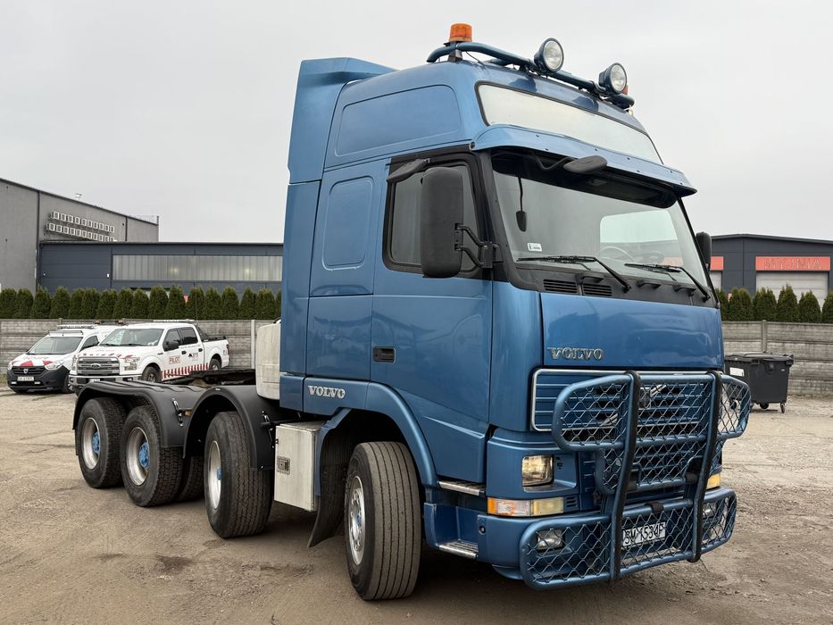 Volvo FH16  Volvo FH16 520 KM 8x4 RESOR