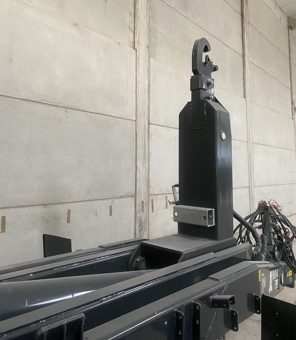 Reboque porta-contentores/caixas com sistema de gancho - Pronar T285