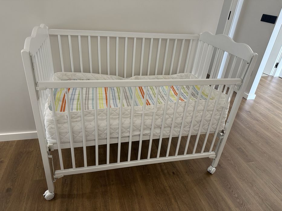 Berço com colchão