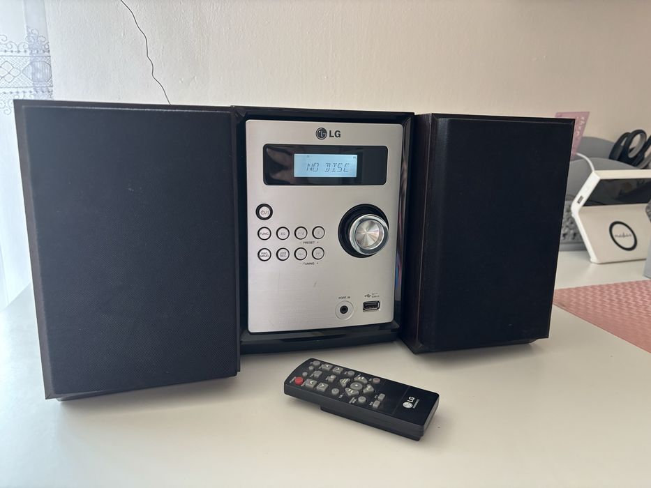 LG Micro Hi-Fi System XA16 + pilot – CD / USB / Radio FM / AUX