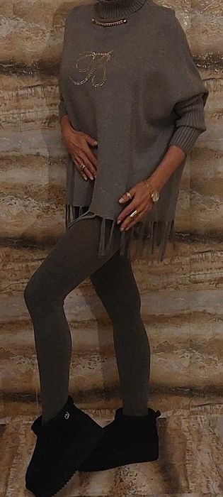 Bardzo orginalny golf w typie oversize włoskiej Marki Premium Bibione