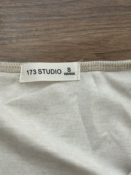 Кофтинка у стилі coquette