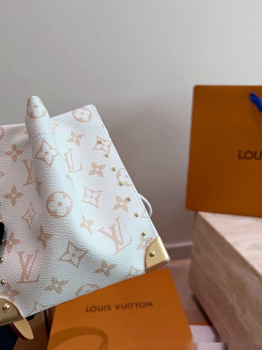 Жіноча сумка-відро LOUIS VUITTON 17x15