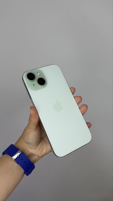 Iphone 15 green