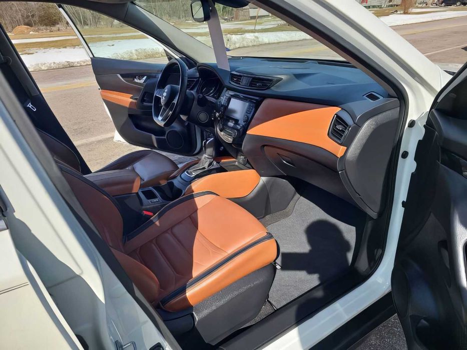 Nissan Rogue SL      2017