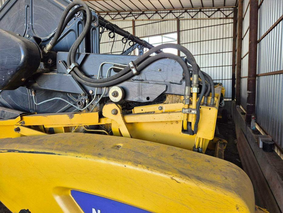 Комбайн New Holland CR9080