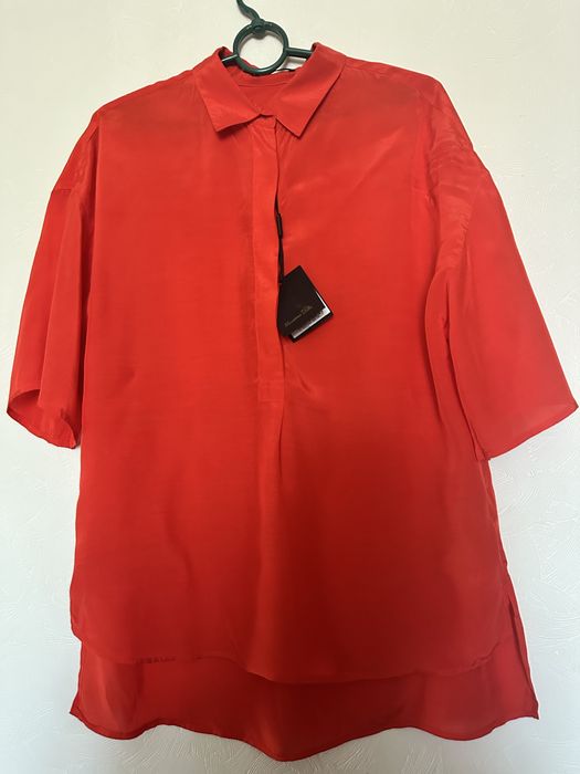 Легкая рубашка Massimo Dutti,ярко красного цвета из вискозы,невесомая