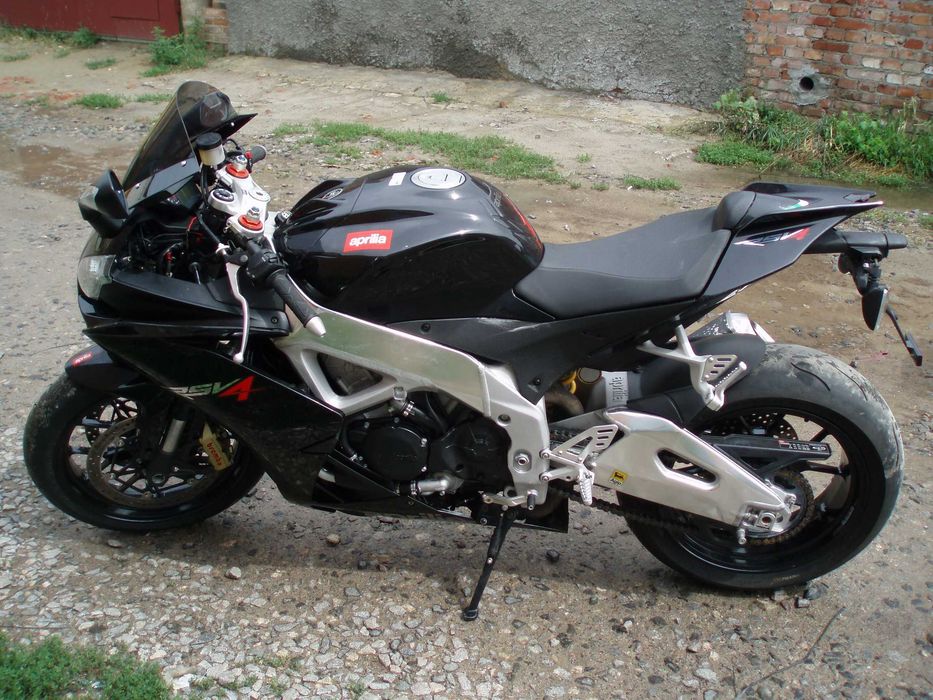 APRILIA RSV4 спорт