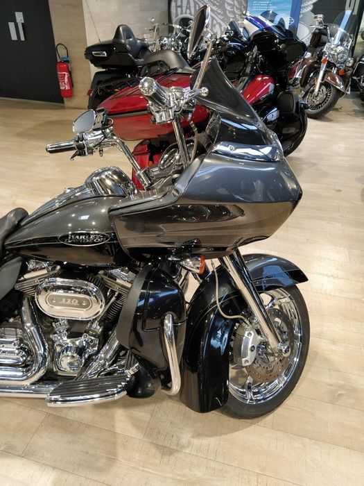 Harley davidson  road glid cvo