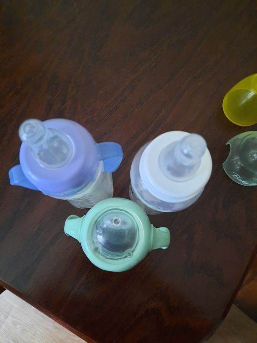 Продам бутылочки для кормления+ поилку.
