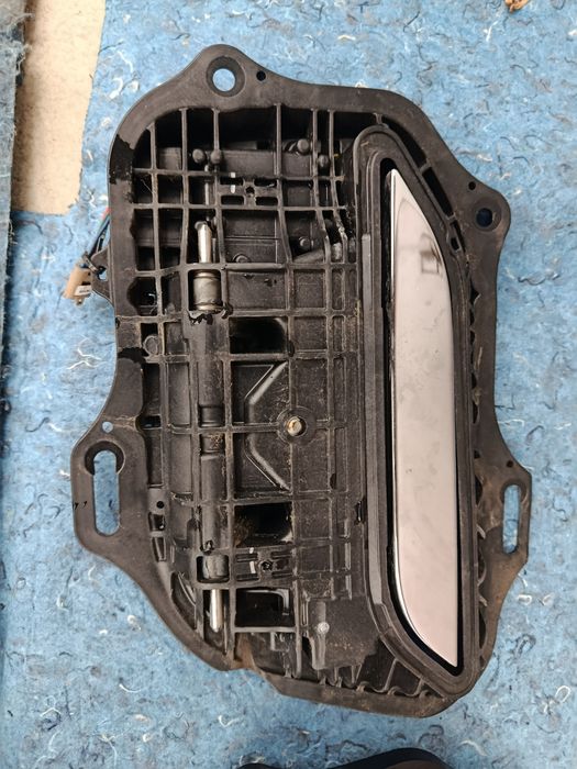 Дверні ручки Tesla model S