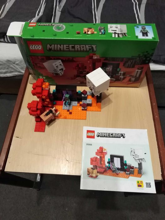 Lego Minecraft  nr 21255 zasadzka w portalu do Netheru