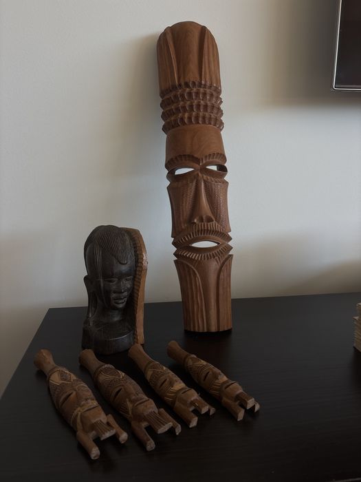 Esculturas Africanas em pau preto.
