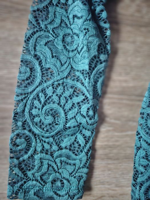 Sukienka mini koronkowa butelkowa zieleń