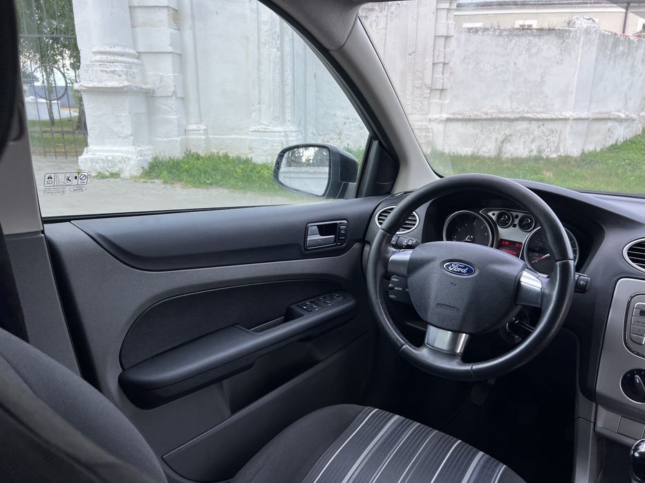Продам авто Ford Focus 2008
