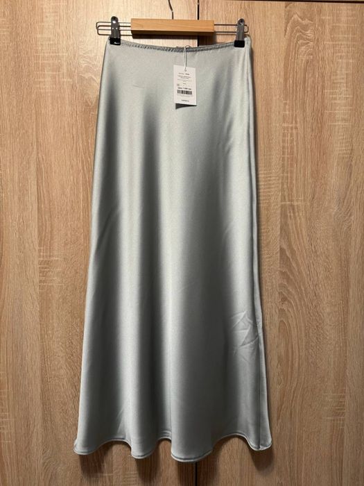 Нова з біркою оливкова