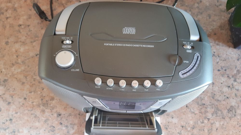 5,50Radiomagnetofon CD Clatronic srr778