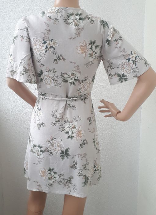 Sukienka kopertowa z wiskozy kwiaty Pull&Bear 36 S