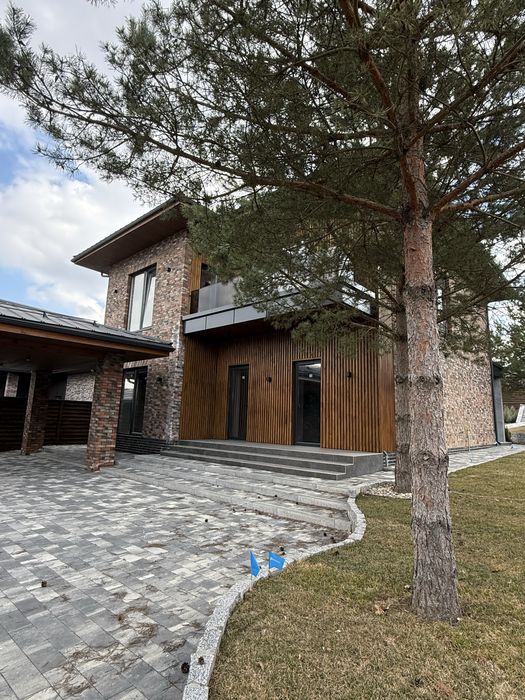 Будинок в Гореничах, 200 м², ГАЗ, фасад - клінкера цегла+червоний дуб