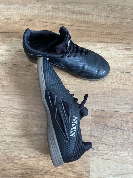 Adidas buty halowe Predator roz. 34