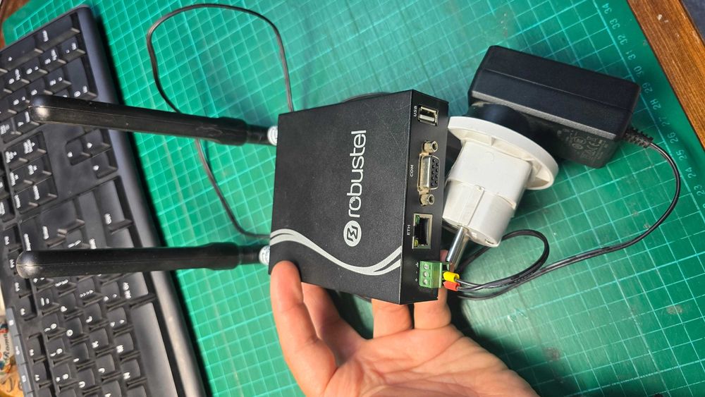 Przemysłowy router VPN 4G Robustel R3000-L4L