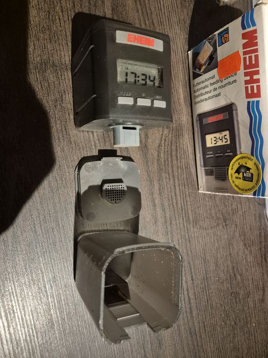 Karmnik automatyczny do akwarium EHEIM