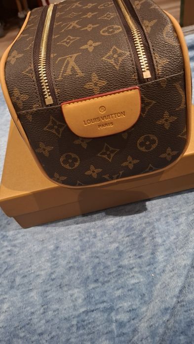 Kosmetyczka LV nowa z pudełkiem, idealna na prezent